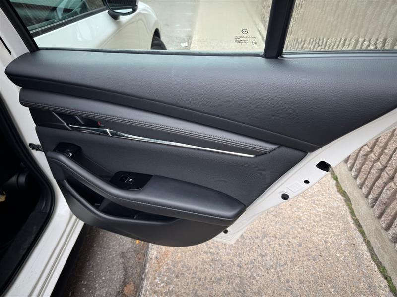 mazda Mazda3 2020 - 25