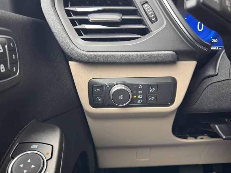 ford Escape 2021 - 24