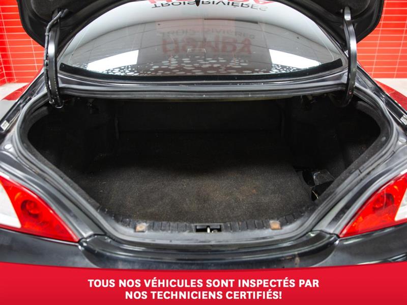 hyundai Genesis Coupe 2010 - 17