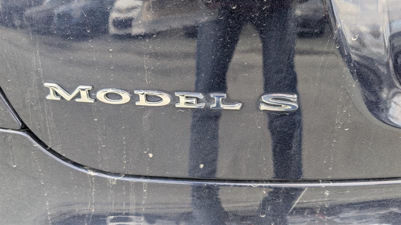 tesla Model S 2015 - 9