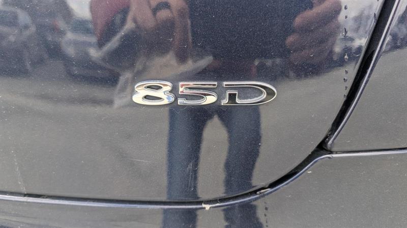 tesla Model S 2015 - 10