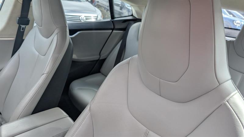 tesla Model S 2015 - 12