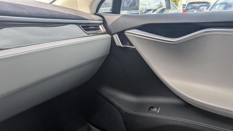 tesla Model S 2015 - 16