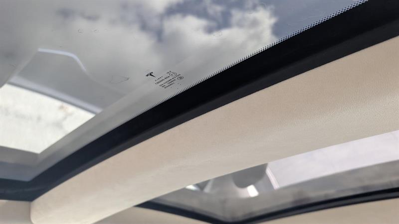 tesla Model S 2015 - 18