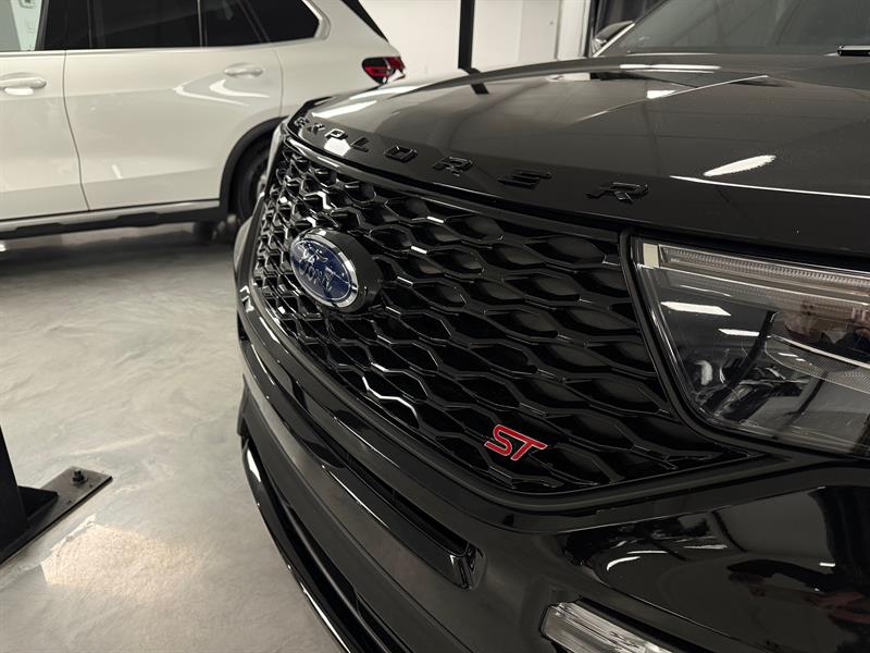 ford Explorer 2022 - 26