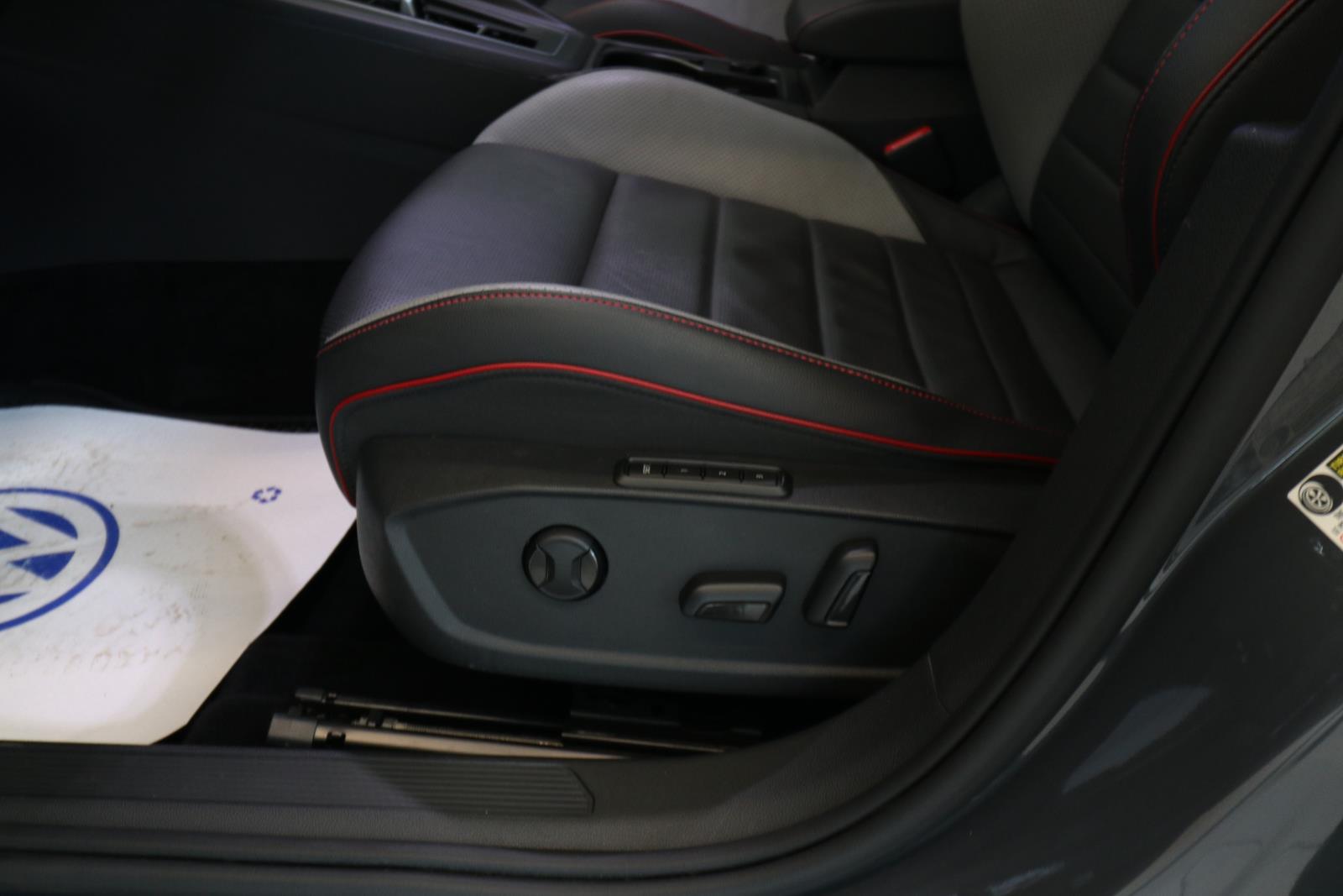 volkswagen Golf GTI 2022 - 15