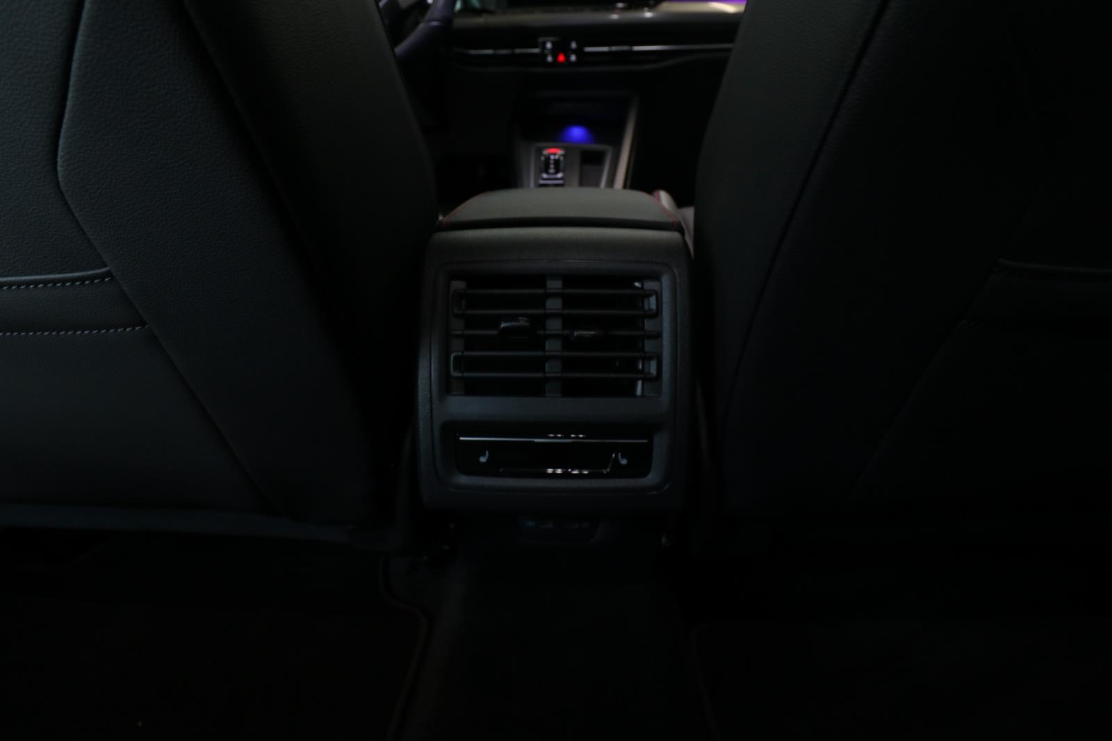 volkswagen Golf GTI 2022 - 18