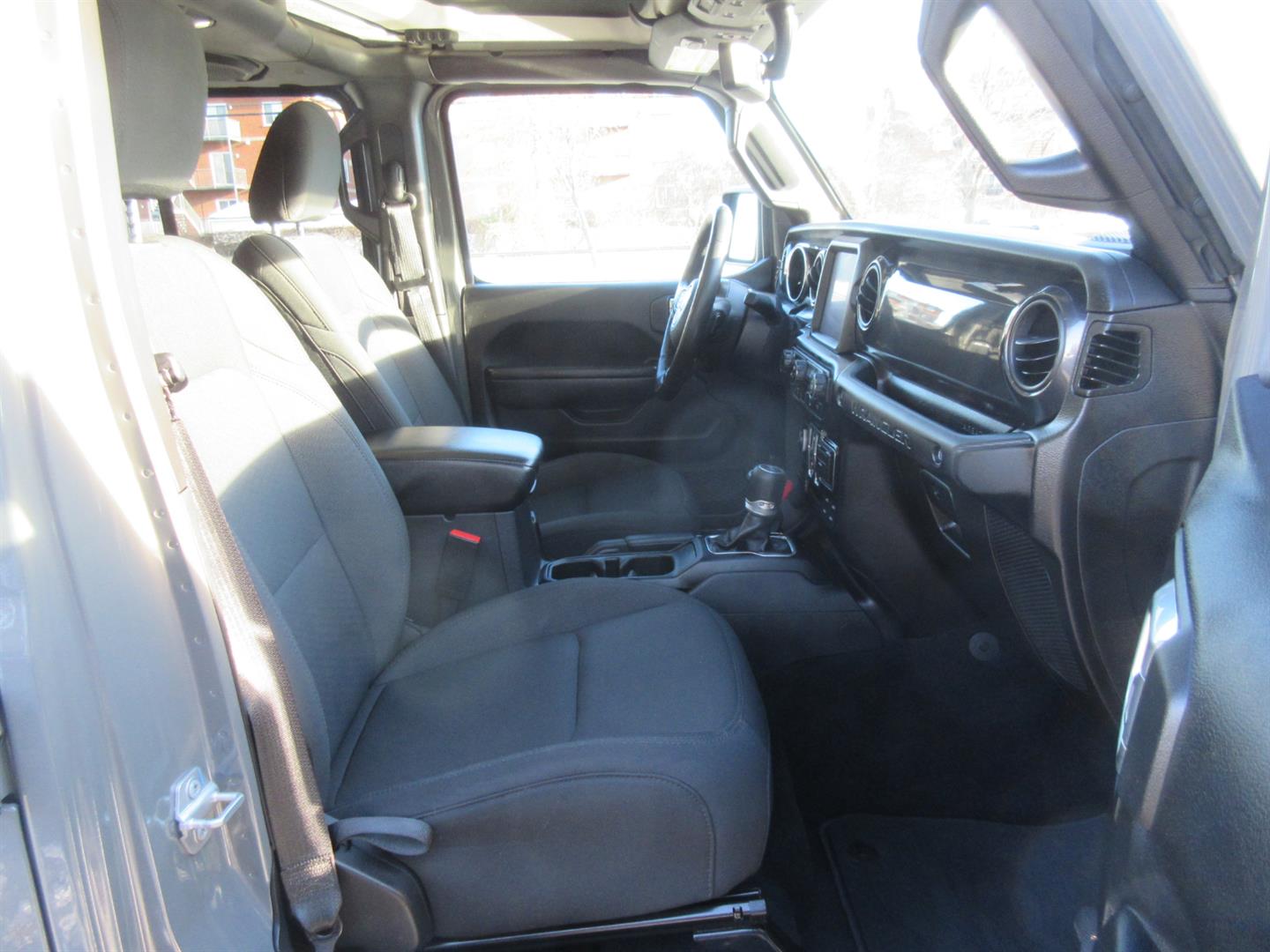 jeep Wrangler 2022 - 26