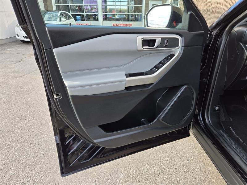 ford Explorer 2022 - 12