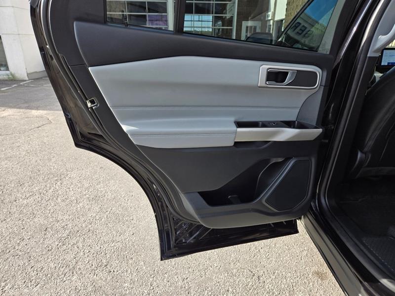 ford Explorer 2022 - 14