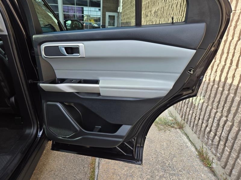 ford Explorer 2022 - 19