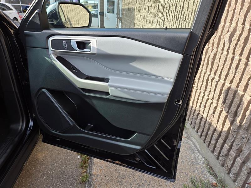 ford Explorer 2022 - 21