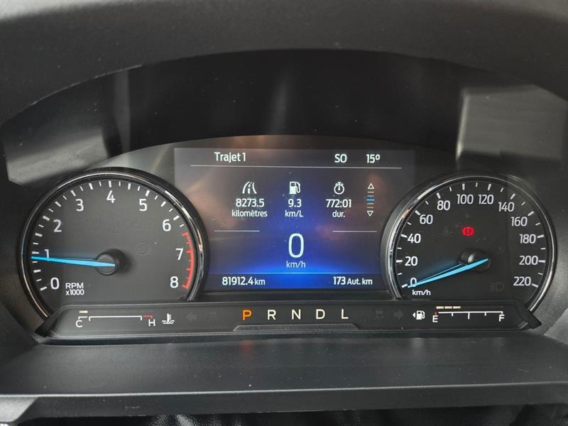 ford Explorer 2022 - 25