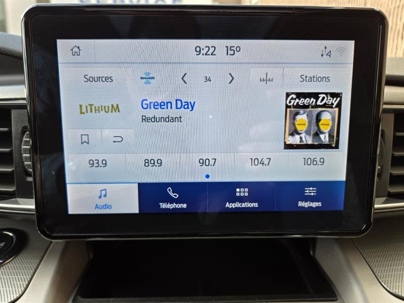 ford Explorer 2022 - 26