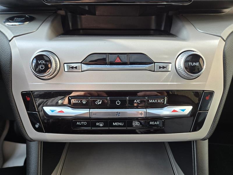 ford Explorer 2022 - 27