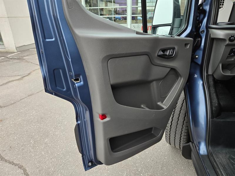 ford E-Transit Cargo Van 2023 - 9