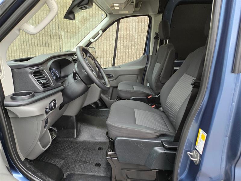 ford E-Transit Cargo Van 2023 - 10
