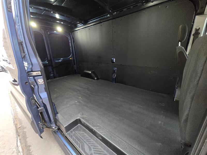 ford E-Transit Cargo Van 2023 - 12