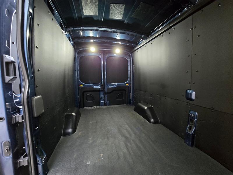 ford E-Transit Cargo Van 2023 - 13