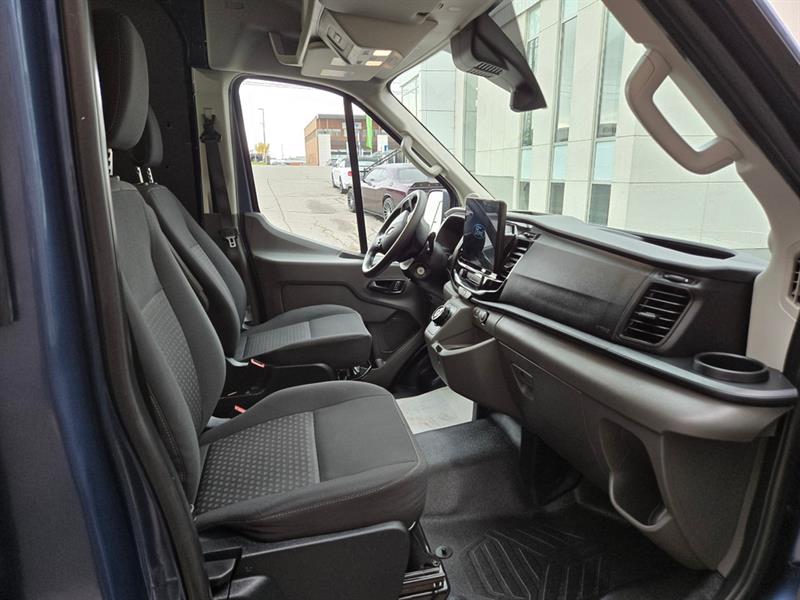 ford E-Transit Cargo Van 2023 - 16