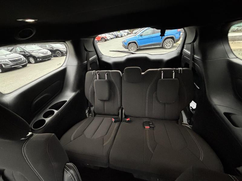 chrysler Pacifica 2023 - 12