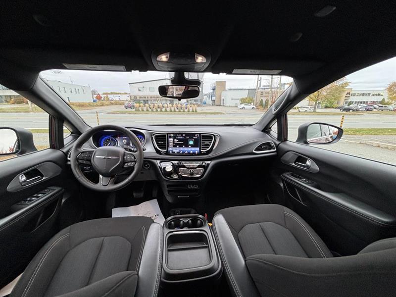 chrysler Pacifica 2023 - 16