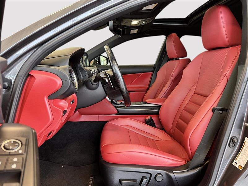 lexus IS 300 2022 - 2