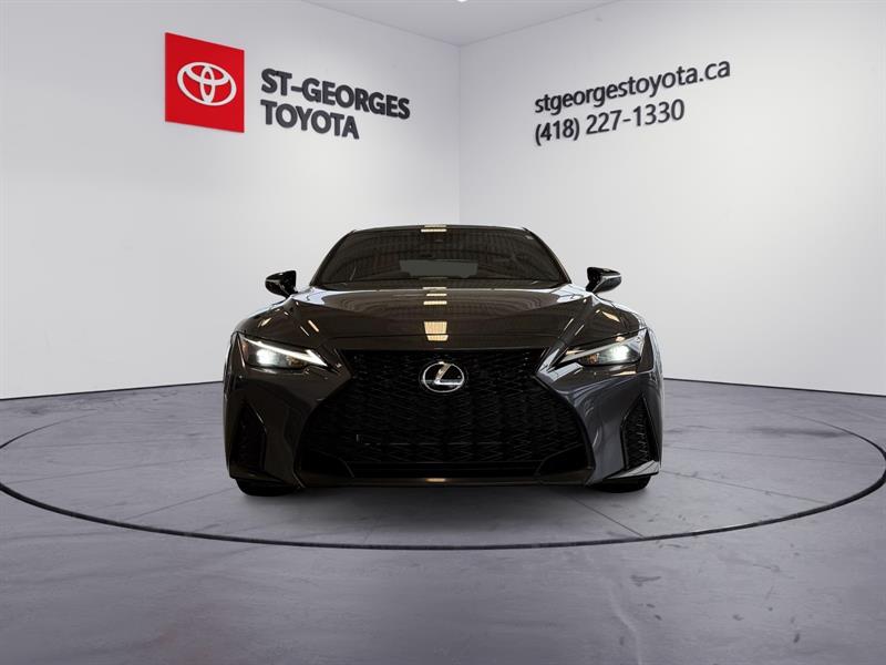 lexus IS 300 2022 - 9