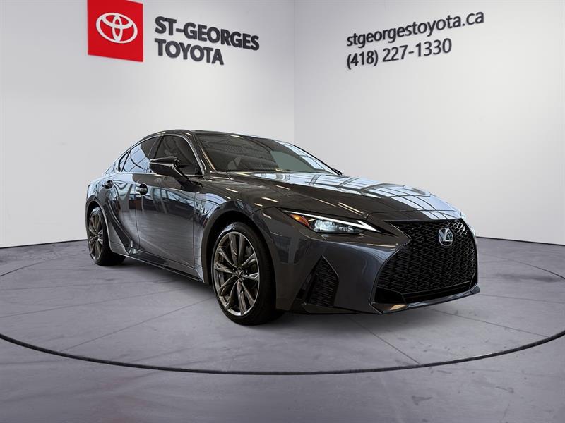 lexus IS 300 2022 - 10