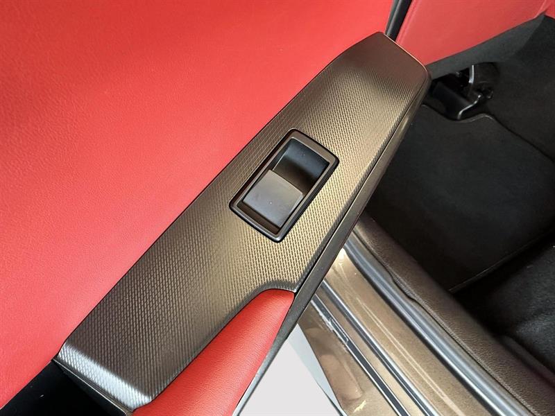 lexus IS 300 2022 - 18