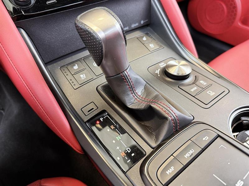 lexus IS 300 2022 - 29