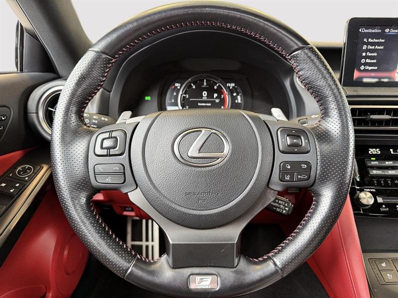 lexus IS 300 2022 - 32