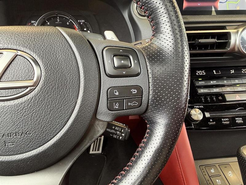 lexus IS 300 2022 - 34