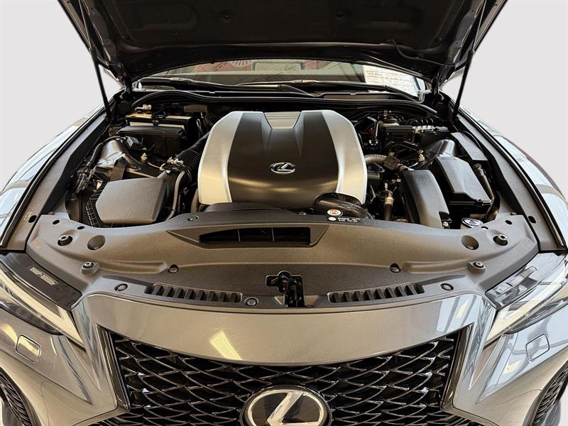 lexus IS 300 2022 - 38