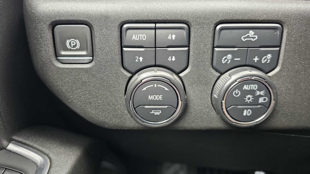 chevrolet Silverado 1500 2024 - 27