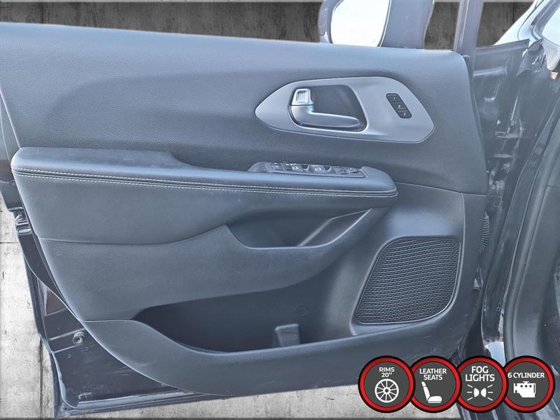 chrysler Pacifica 2022 - 9