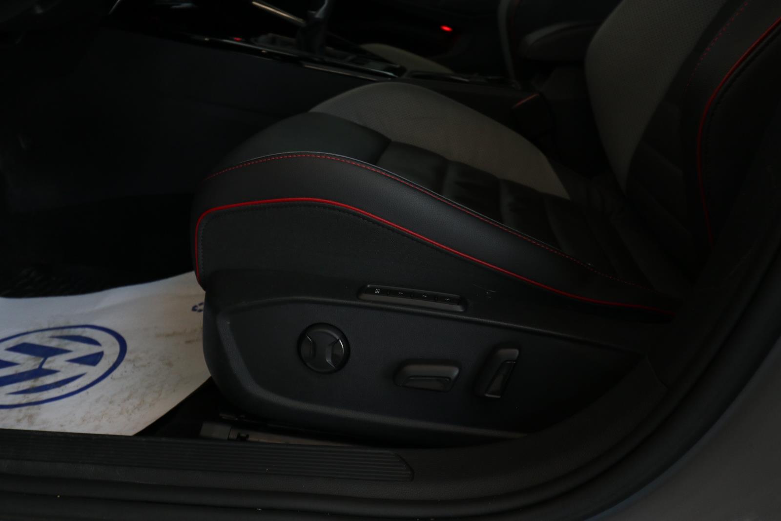 volkswagen Golf GTI 2023 - 12