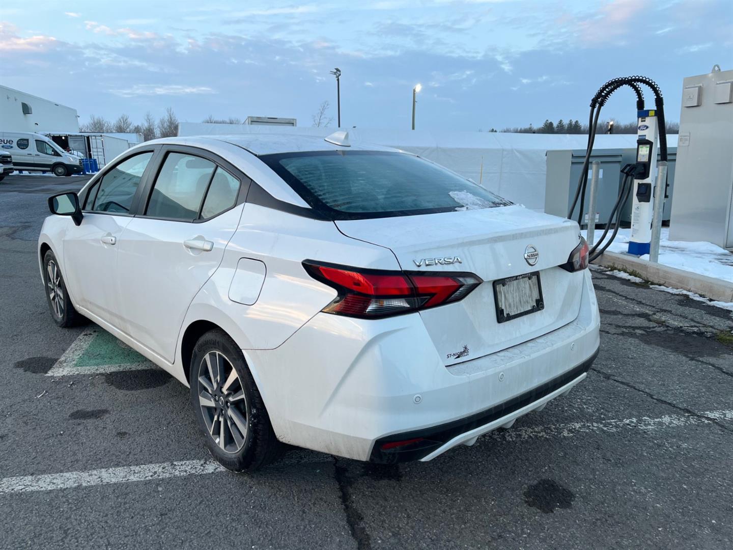 nissan Versa 2022 - 5