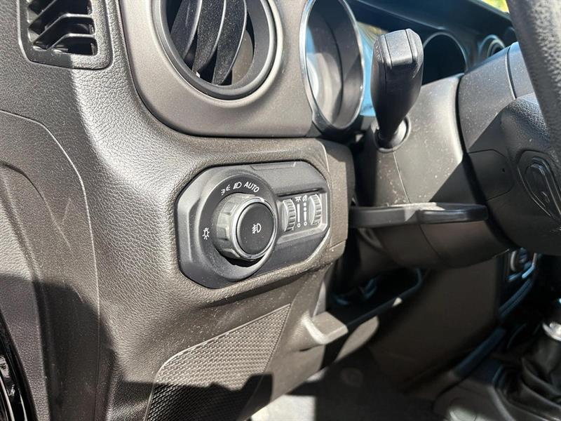 jeep Wrangler 2022 - 11