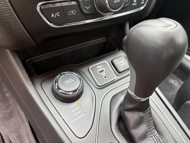 jeep Cherokee 2021 - 24