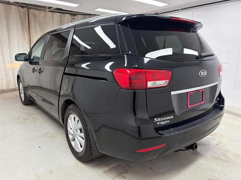 kia Sedona Lx 2016 - 4