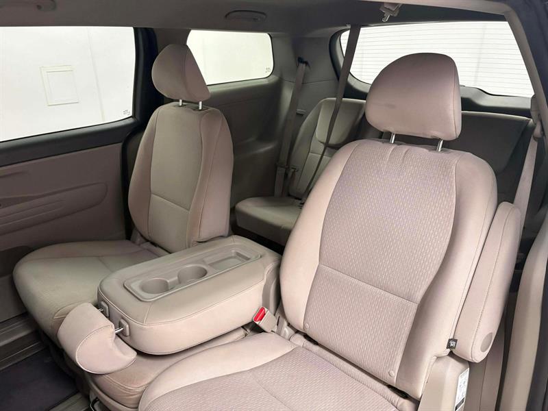 kia Sedona Lx 2016 - 10