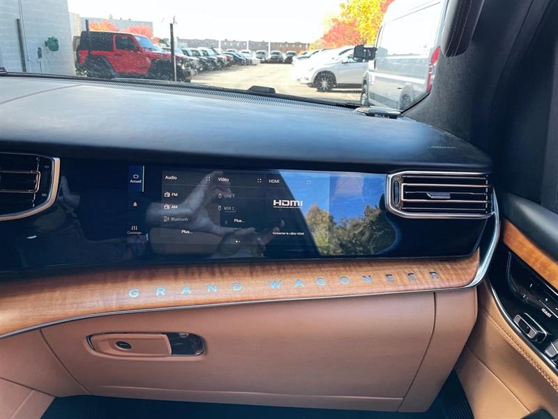 jeep Grand Wagoneer 2022 - 26