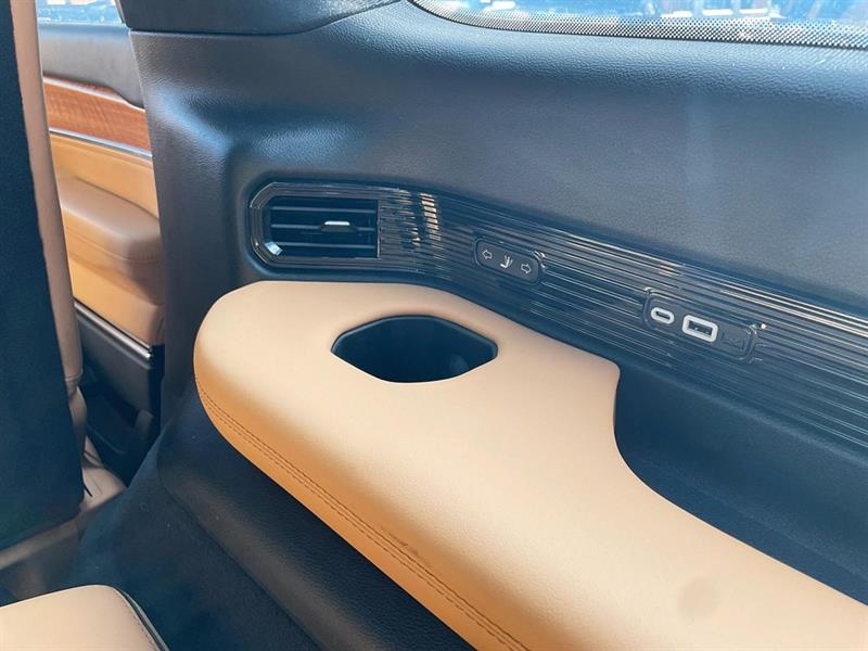 jeep Grand Wagoneer 2022 - 39