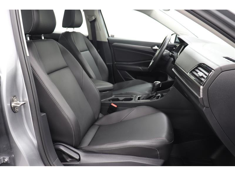 volkswagen Jetta 2020 - 28