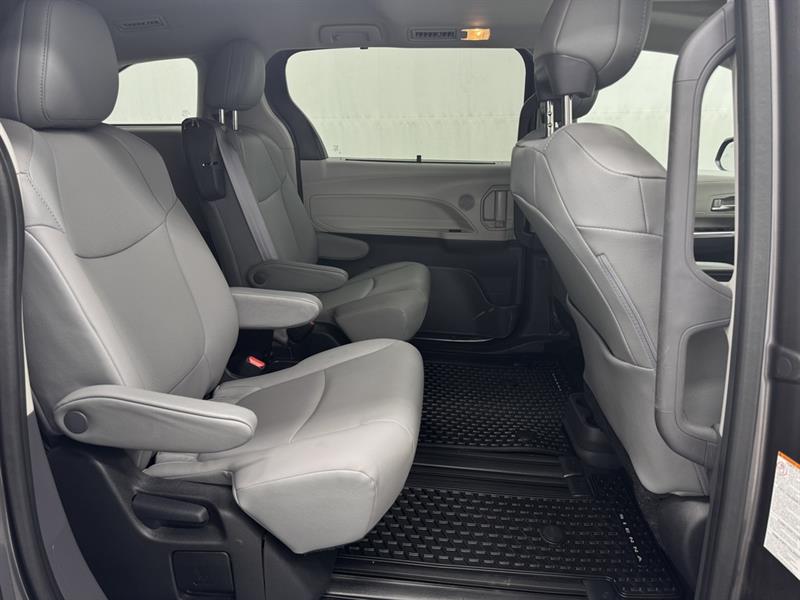 toyota Sienna 2022 - 33