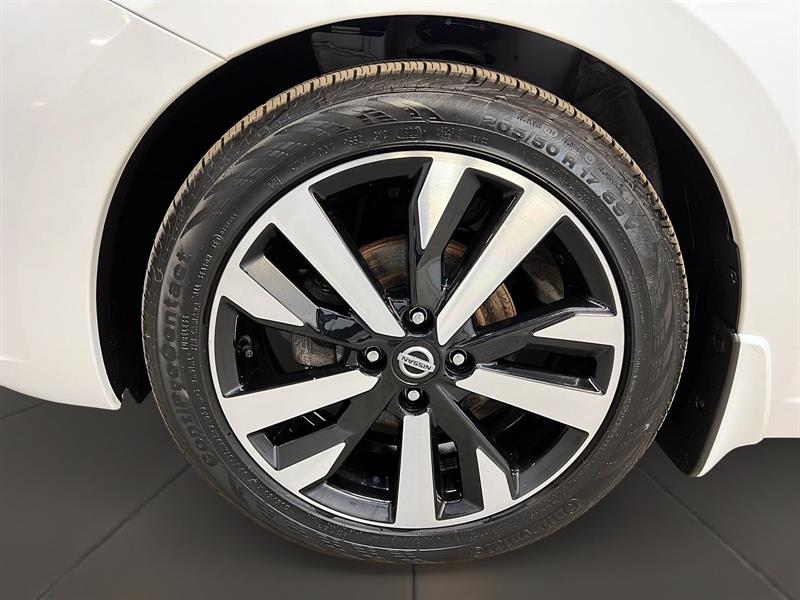 nissan Versa 2022 - 25