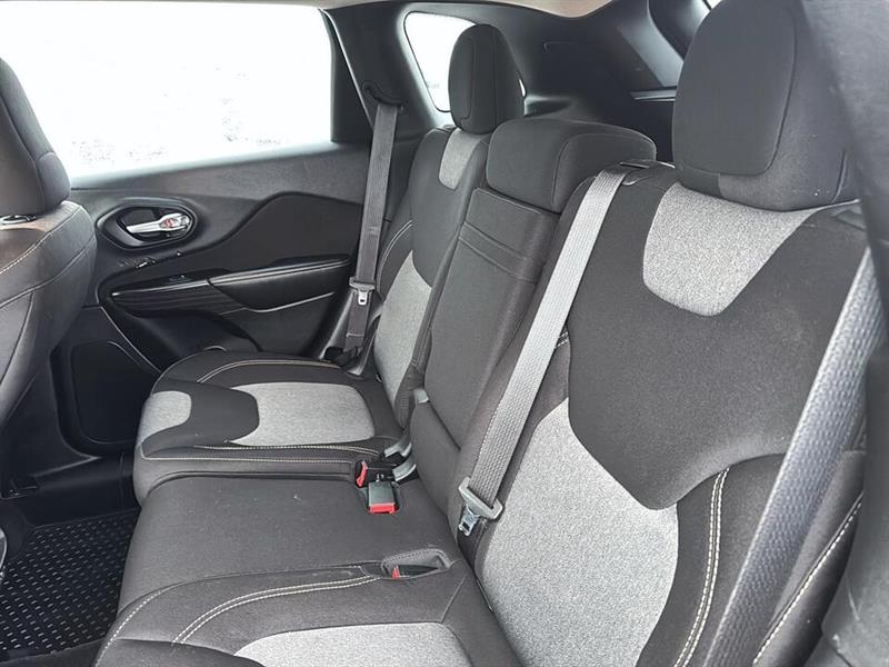 jeep Cherokee 2015 - 17