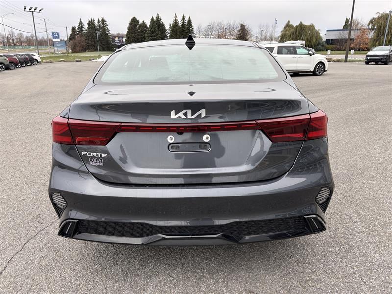 kia Forte 2023 - 16