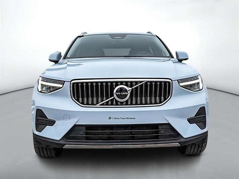 volvo XC40 2025 - 2